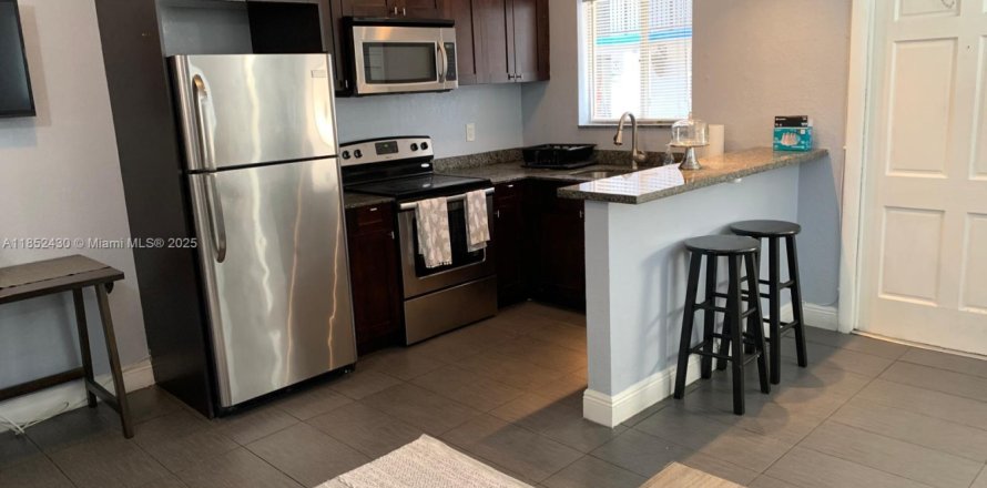 Villa ou maison à Dania Beach, Floride 2 chambres, 1149.57 m2 № 1859064