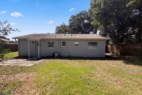 House in Brandon, Florida 3 bedrooms, 99.03 sq.m. № 2322787 - photo 15