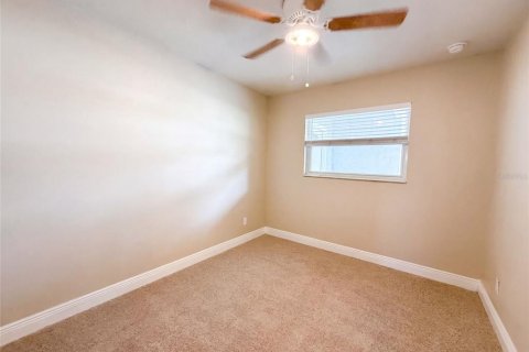 House in Brandon, Florida 3 bedrooms, 99.03 sq.m. № 2322787 - photo 5