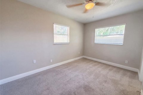 House in Brandon, Florida 3 bedrooms, 99.03 sq.m. № 2322787 - photo 10