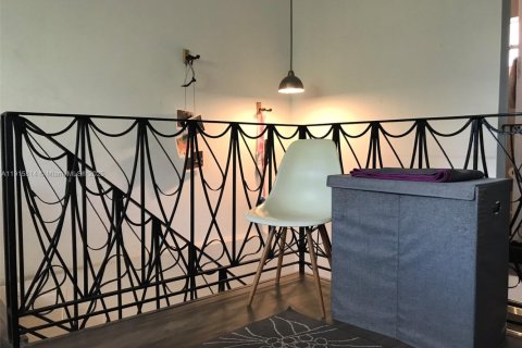 Condo in Miami, Florida, 1 bedroom  № 1971830 - photo 18