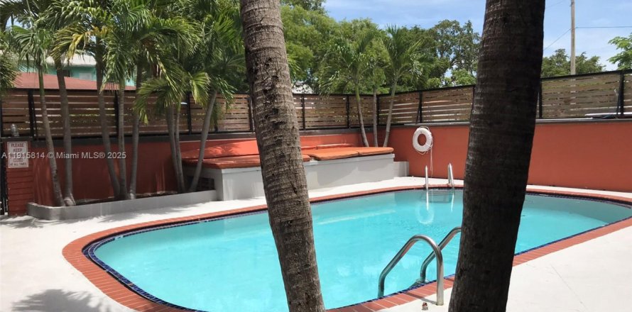 Condo in Miami, Florida, 1 bedroom  № 1971830