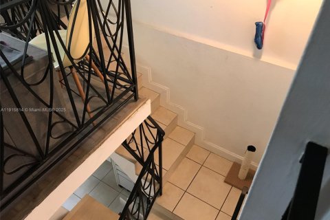 Condo in Miami, Florida, 1 bedroom  № 1971830 - photo 13