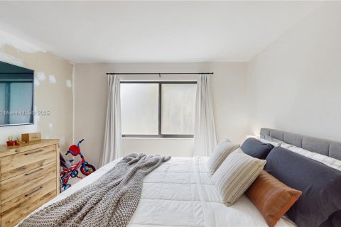 Townhouse in Miami, Florida 3 bedrooms, 137.87 sq.m. № 1862530 - photo 5