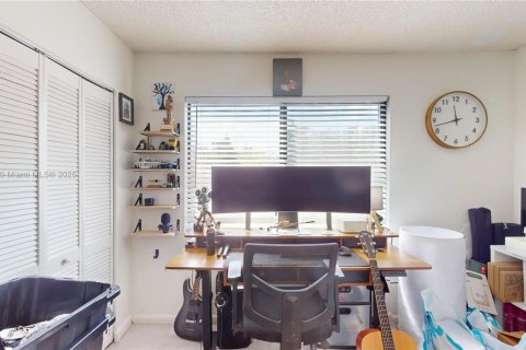Townhouse in Miami, Florida 3 bedrooms, 137.87 sq.m. № 1862530 - photo 11