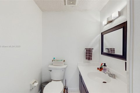 Townhouse in Miami, Florida 3 bedrooms, 137.87 sq.m. № 1862530 - photo 8