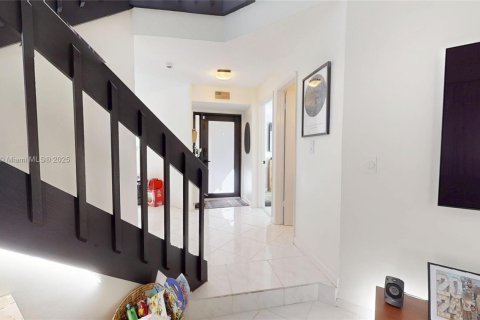 Townhouse in Miami, Florida 3 bedrooms, 137.87 sq.m. № 1862530 - photo 22