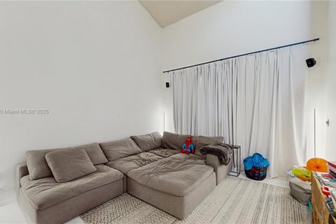 Townhouse in Miami, Florida 3 bedrooms, 137.87 sq.m. № 1862530 - photo 20