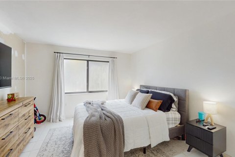 Townhouse in Miami, Florida 3 bedrooms, 137.87 sq.m. № 1862530 - photo 3