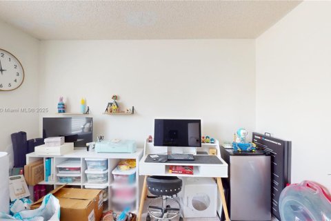 Townhouse in Miami, Florida 3 bedrooms, 137.87 sq.m. № 1862530 - photo 16