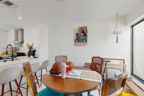 Townhouse in Miami, Florida 3 bedrooms, 137.87 sq.m. № 1862530 - photo 23
