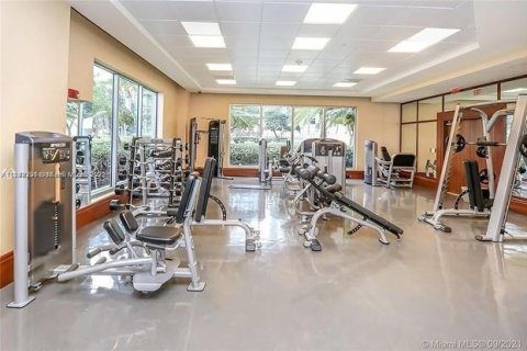 Condo in Miami, Florida, 2 bedrooms № 2245204 - photo 14