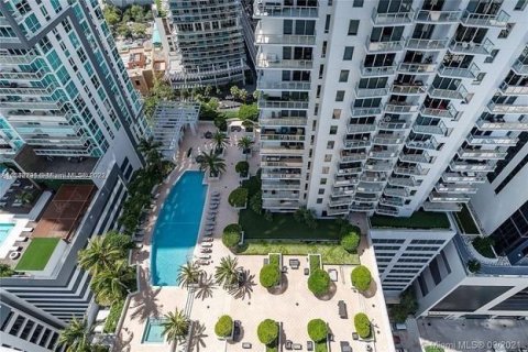 Condo in Miami, Florida, 2 bedrooms № 2245204 - photo 17