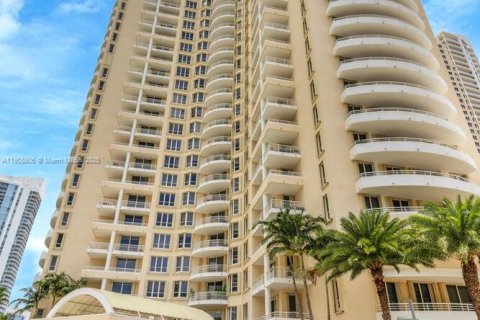 Copropriété à louer à Miami, Floride: 1 chambre, 72.46 m2 № 1968047 - photo 14