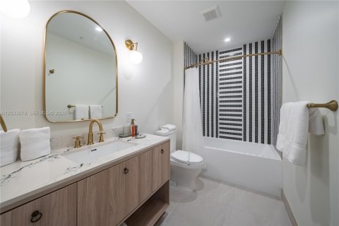 Купить кондоминиум в Майами, Флорида 2 спальни, 78.04м2, № 2089411 - фото 13