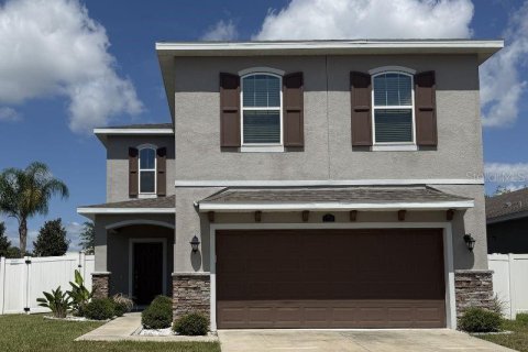 Casa en Fruitland Park, Florida 3 dormitorios, 193.89 m2 № 2207344