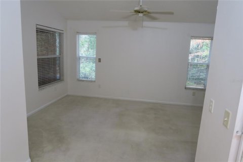 House in Leesburg, Florida 3 bedrooms, 121.89 sq.m. № 2101989 - photo 21