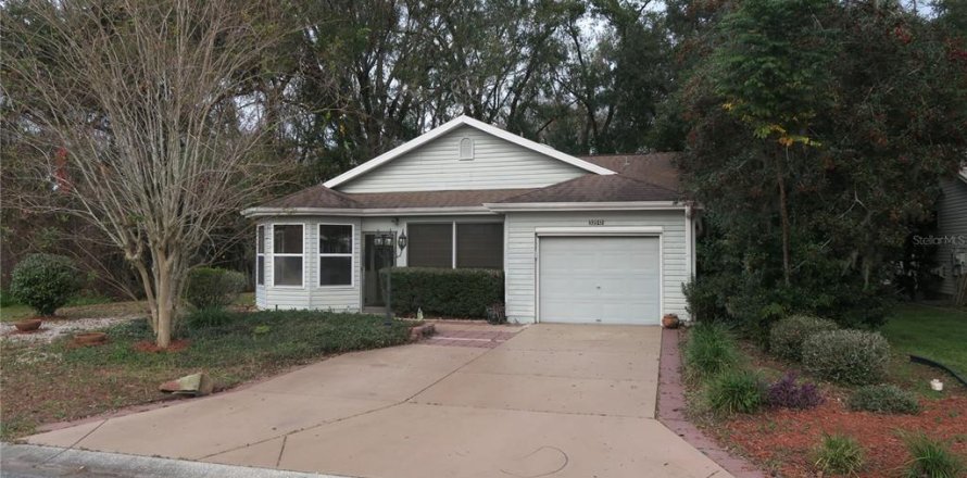 House in Leesburg, Florida 3 bedrooms, 121.89 sq.m. № 2101989