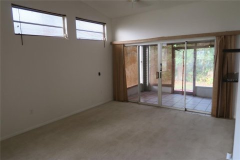 House in Leesburg, Florida 3 bedrooms, 121.89 sq.m. № 2101989 - photo 10