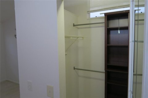 House in Leesburg, Florida 3 bedrooms, 121.89 sq.m. № 2101989 - photo 30