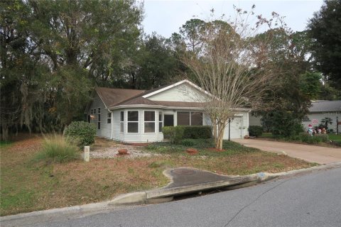 House in Leesburg, Florida 3 bedrooms, 121.89 sq.m. № 2101989 - photo 3