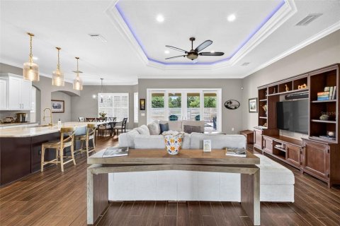 House in Land O' Lakes, Florida 4 bedrooms, 273.88 sq.m. № 2324900 - photo 10