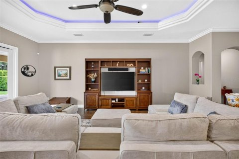 House in Land O' Lakes, Florida 4 bedrooms, 273.88 sq.m. № 2324900 - photo 12
