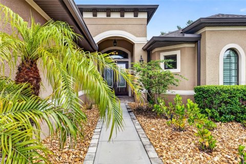 House in Land O' Lakes, Florida 4 bedrooms, 273.88 sq.m. № 2324900 - photo 4