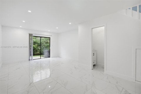 Touwnhouse à louer à Hialeah, Floride: 2 chambres, 99.96 m2 № 1998370 - photo 5
