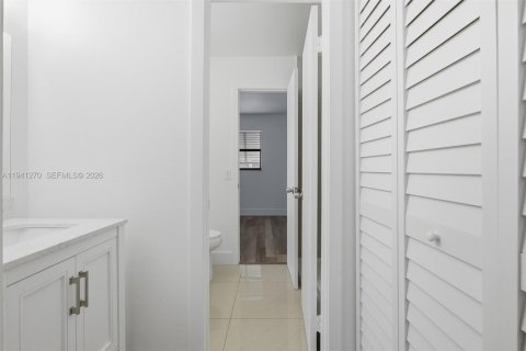 Touwnhouse à louer à Hialeah, Floride: 2 chambres, 99.96 m2 № 1998370 - photo 28