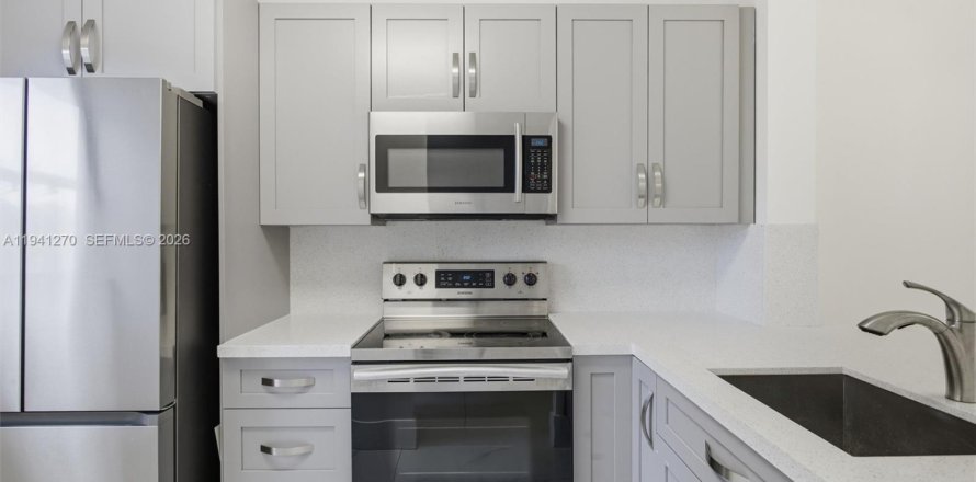 Touwnhouse à Hialeah, Floride 2 chambres, 99.96 m2 № 1998370