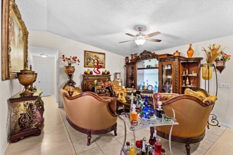 House in Port St. Lucie, Florida 3 bedrooms, 121.89 sq.m. № 2081993 - photo 4