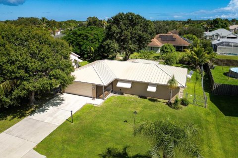 House in Port St. Lucie, Florida 3 bedrooms, 121.89 sq.m. № 2081993 - photo 25