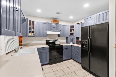 House in Port St. Lucie, Florida 3 bedrooms, 121.89 sq.m. № 2081993 - photo 9