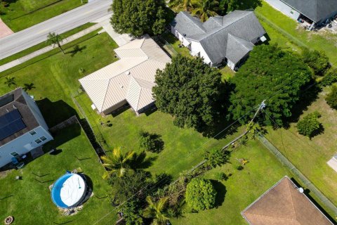 House in Port St. Lucie, Florida 3 bedrooms, 121.89 sq.m. № 2081993 - photo 23