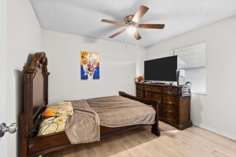 House in Port St. Lucie, Florida 3 bedrooms, 121.89 sq.m. № 2081993 - photo 14