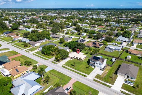 House in Port St. Lucie, Florida 3 bedrooms, 121.89 sq.m. № 2081993 - photo 28