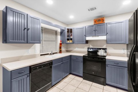 House in Port St. Lucie, Florida 3 bedrooms, 121.89 sq.m. № 2081993 - photo 8