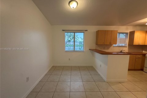 Condominio en alquiler en Homestead, Florida, 3 dormitorios, 95.13 m2 № 2008189 - foto 4