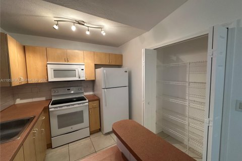 Condominio en alquiler en Homestead, Florida, 3 dormitorios, 95.13 m2 № 2008189 - foto 6