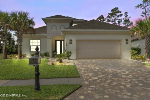 House in Palm Coast, Florida 3 bedrooms, 265.14 sq.m. № 769350 - photo 1