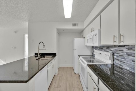 Condominio en alquiler en Kissimmee, Florida, 2 dormitorios, 95.32 m2 № 1906491 - foto 8