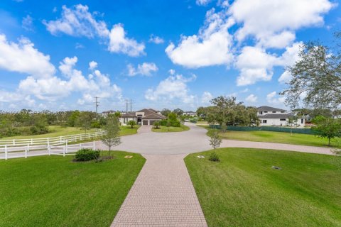 Villa ou maison à vendre à Southwest Ranches, Floride: 6 chambres, 525.92 m2 № 2248009 - photo 27