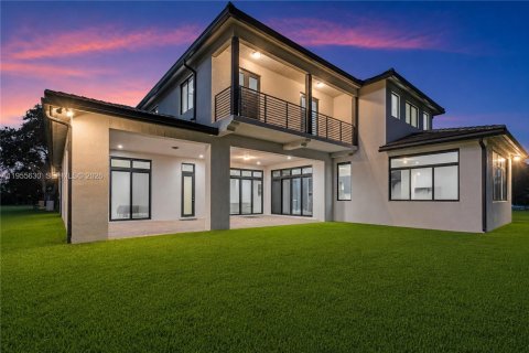 Villa ou maison à vendre à Southwest Ranches, Floride: 6 chambres, 525.92 m2 № 2248009 - photo 2
