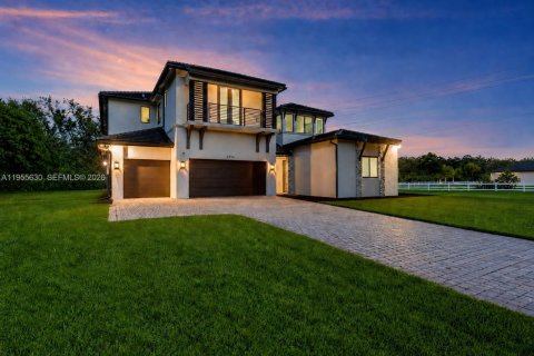 Casa en Southwest Ranches, Florida 6 dormitorios, 525.92 m2 № 2248009