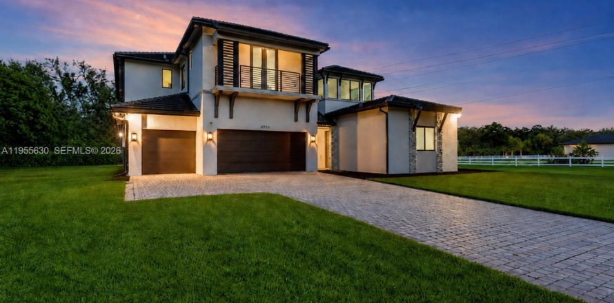 Villa ou maison à Southwest Ranches, Floride 6 chambres, 525.92 m2 № 2248009