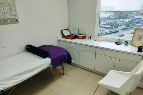 Propiedad comercial en venta en North Miami, Florida № 1867871 - foto 7