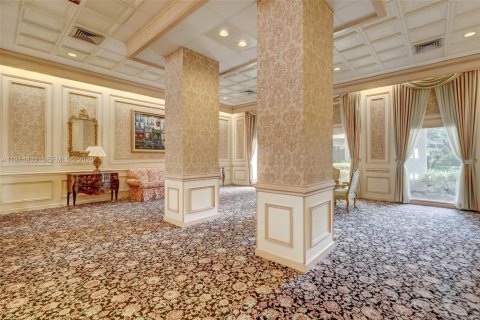 Condo in Hallandale Beach, Florida, 2 bedrooms  № 2041281 - photo 24