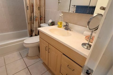 Condo in South Pasadena, Florida, 2 bedrooms  № 2394294 - photo 17