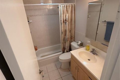Condo in South Pasadena, Florida, 2 bedrooms  № 2394294 - photo 16